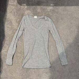 Gray Long Sleeve V-Neck Top